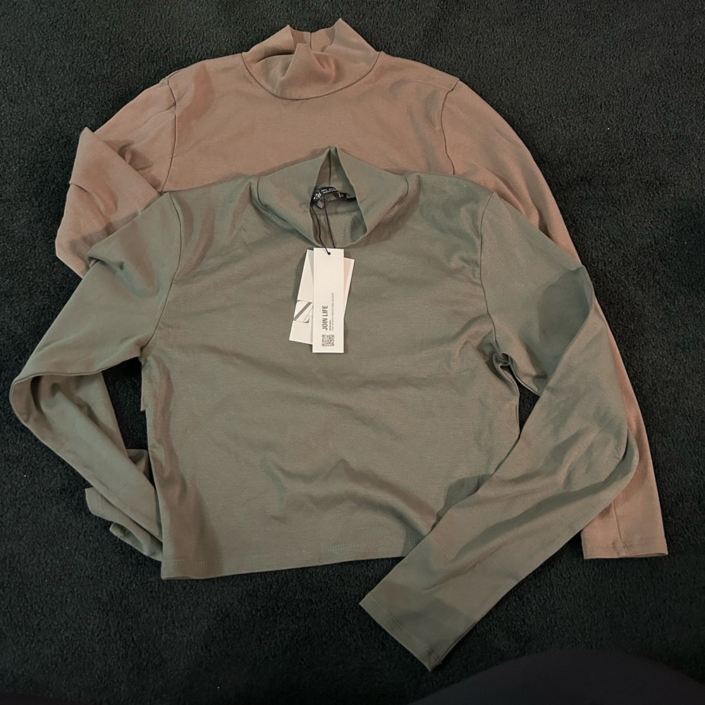 2 turtle neck long sleeve crop top